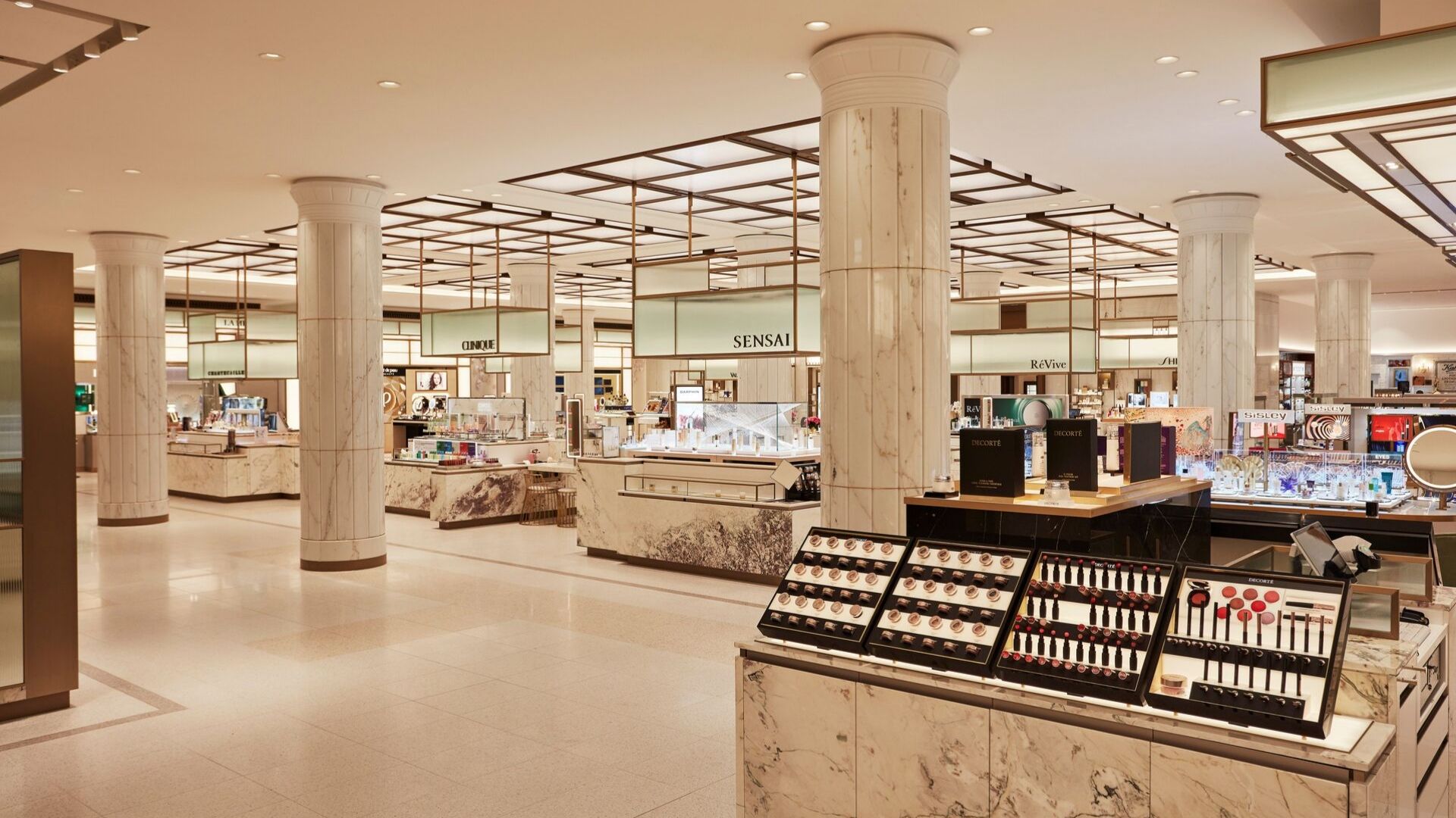 A JOURNEY OF EMOTIONS AT HARRODS PERFUMERY HALL - News