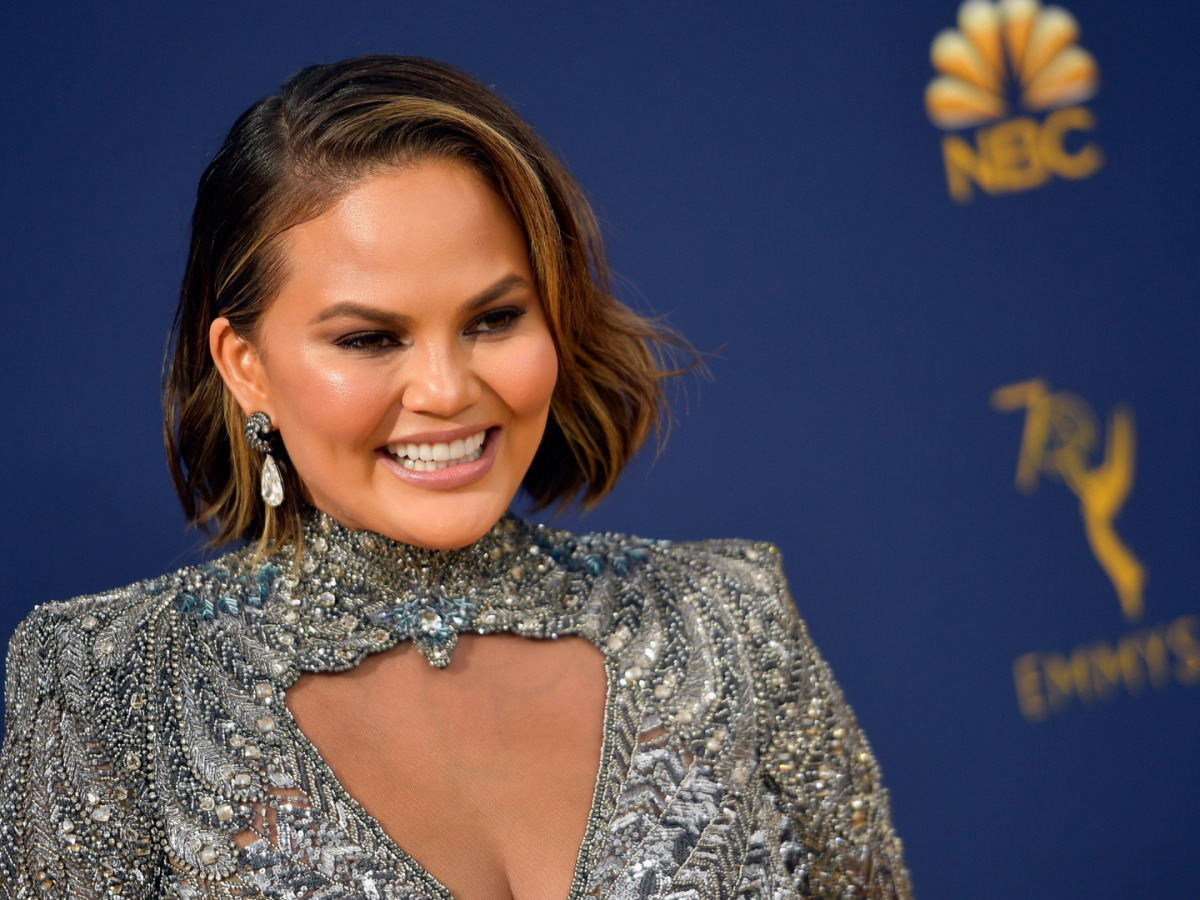 Chrissy Teigen Wore Only Middle Eastern Brands For All The Emmy's ...