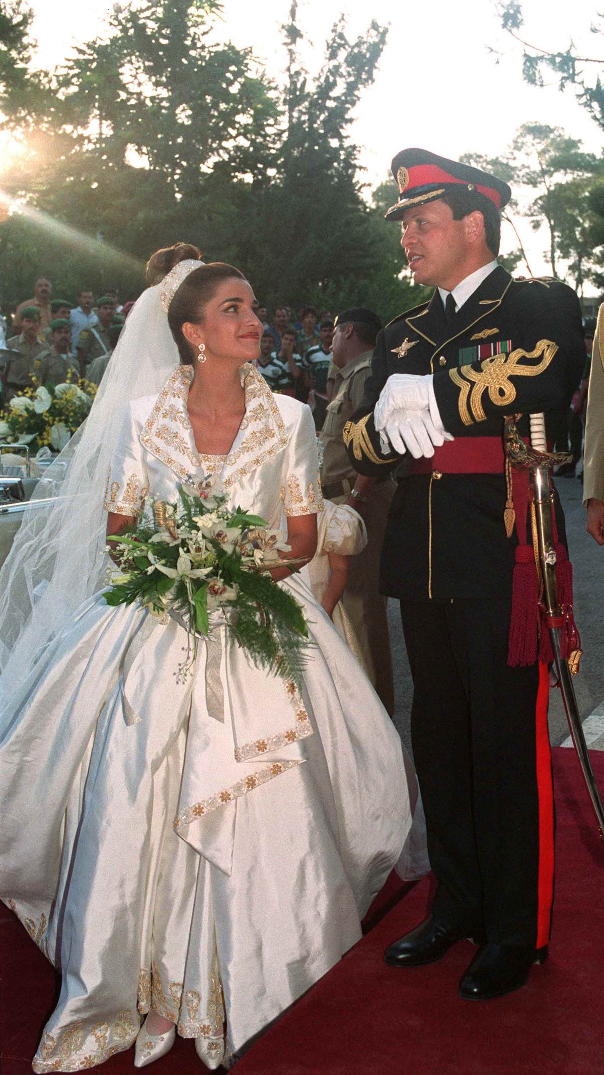 Meghan Markle's Wedding Dress Nods to Hollywood and American Royalty |  Vanity Fair