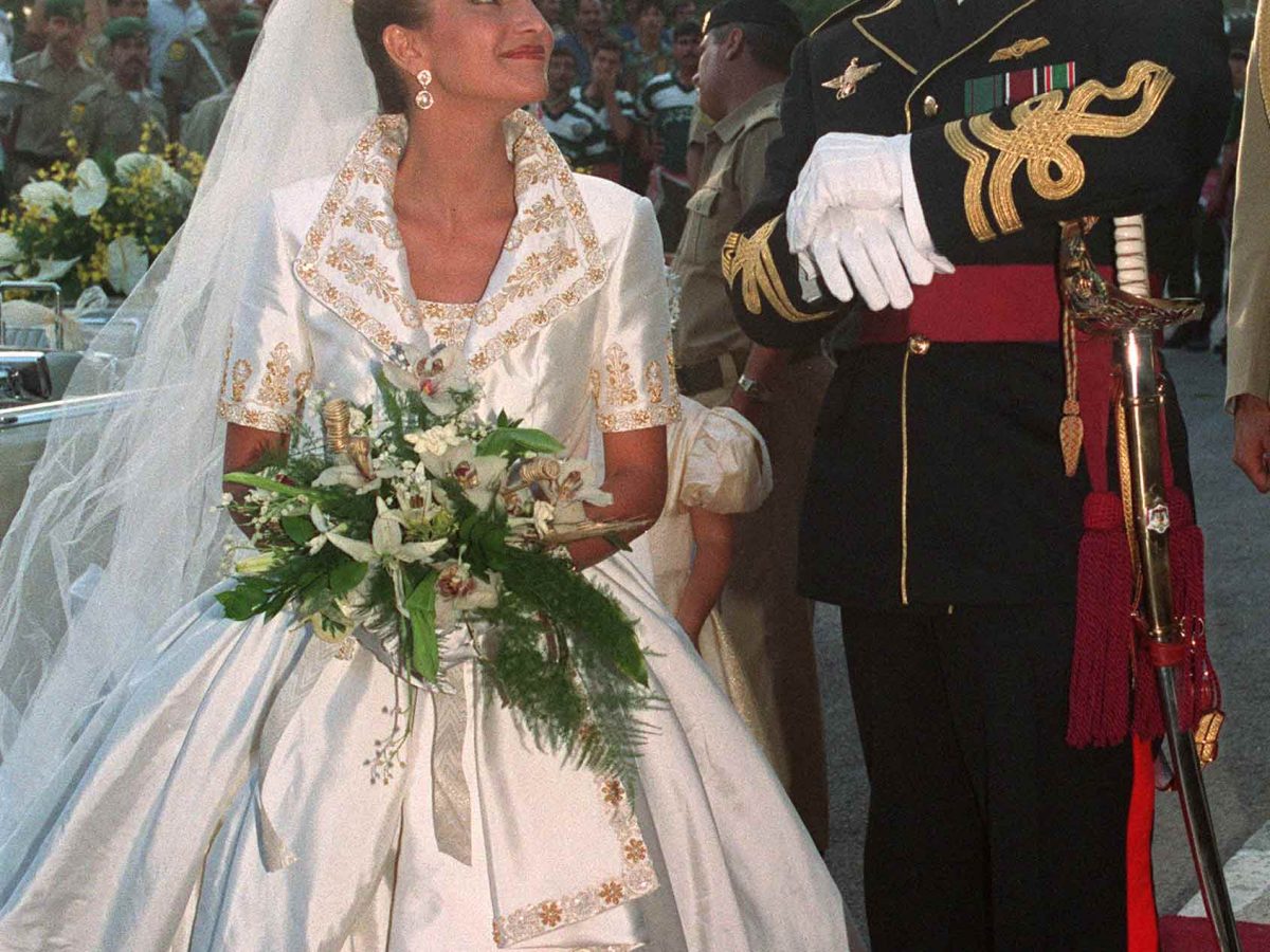 Princess Diana's wedding dress on display this summer | kcentv.com