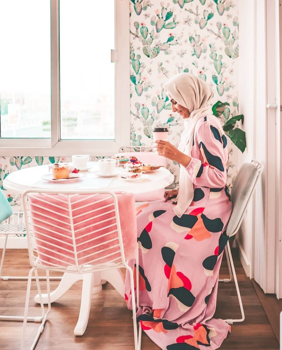 this-dubai-caf-just-got-crowned-7th-most-instagrammable-cafe-in-the-world-harper-s-bazaar