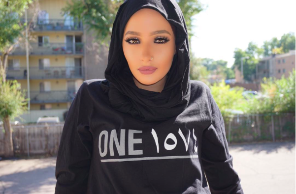 Nura Afia Is Named As Covergirl S First Hijab Wearing Ambassador Harper S Bazaar Arabia