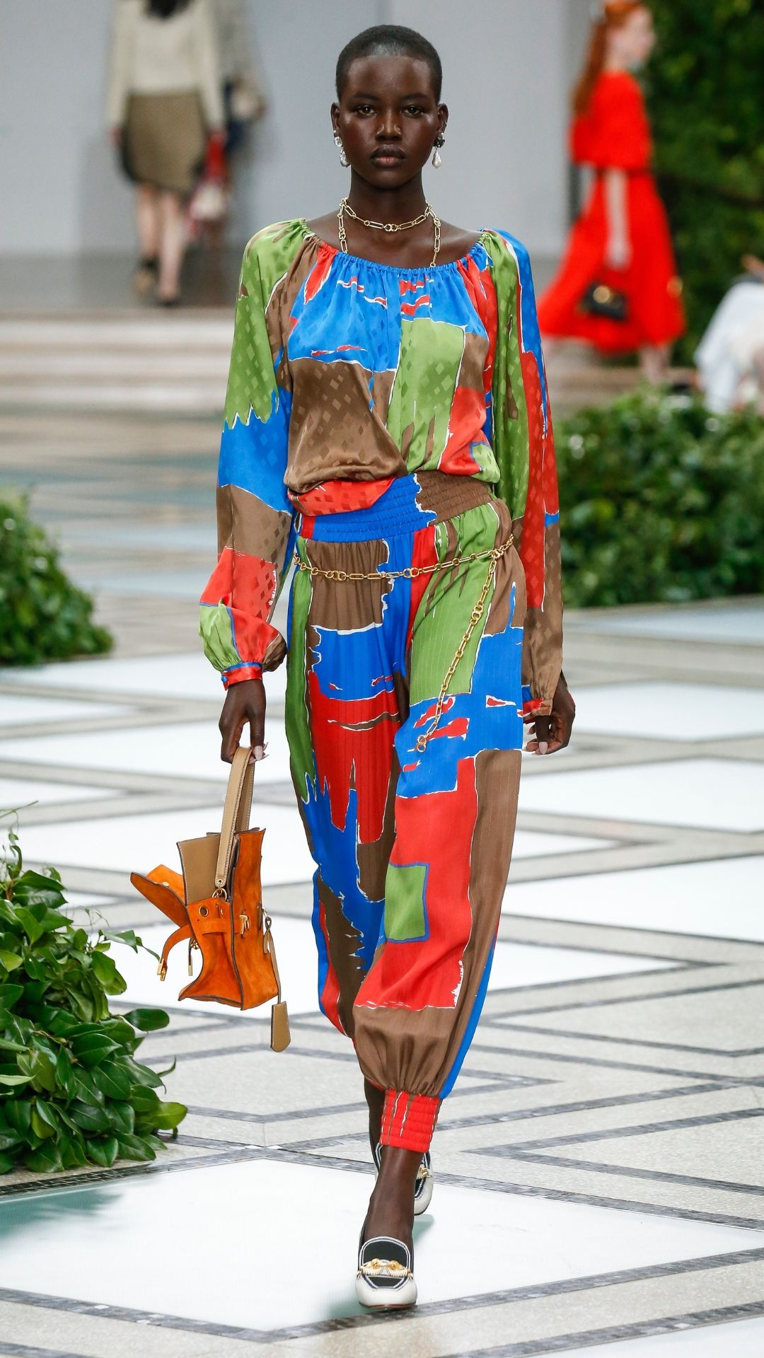 NYFW: Tory Burch's Spring/Summer 2020 Collection Was An '80s Dream ...
