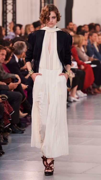 PFW: Chloé S/S20 Embraces A Fresh New Tailored Femininity | Harper's ...