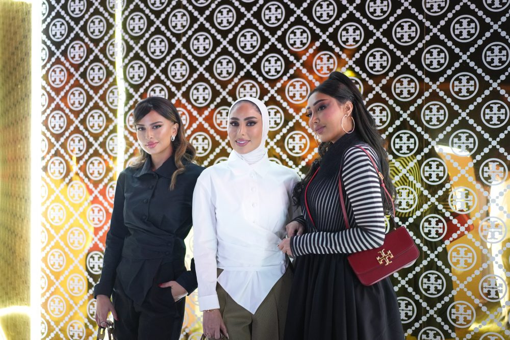 Fashion Trends In The Arab World: What Is The Nanoabaya?