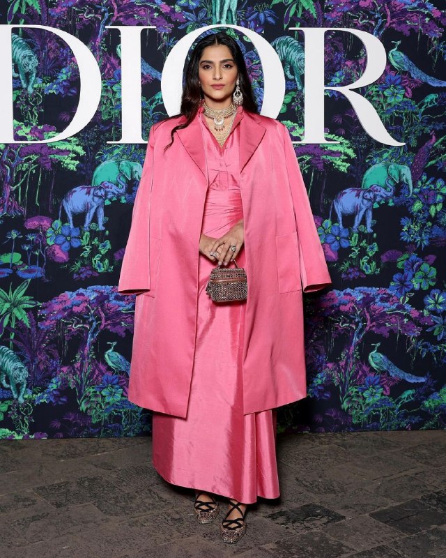 Theo dõi show diễn Dior Thu Đông 2023 trực tiếp từ Paris