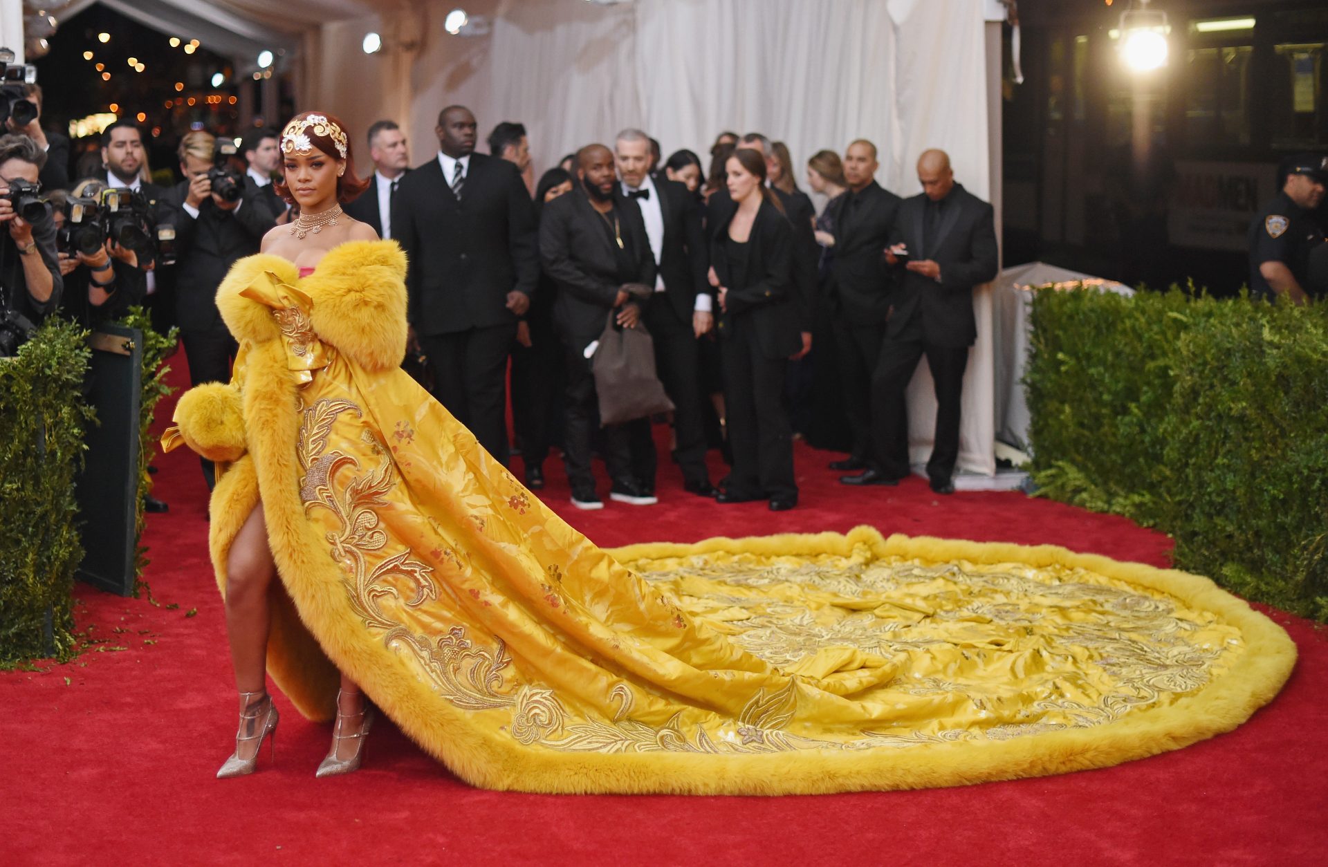 How To Watch The Met Gala Red Carpet Where To Stream It