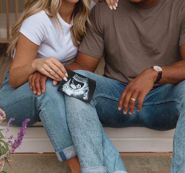 TikToker Allison Kuch & NFL Star Isaac Rochell Expecting First Baby - E!  Online