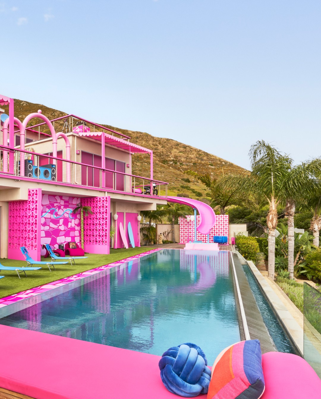 A Tour Of Barbie S Malibu Airbnb DreamHouse Will Fuel Your Girlie Pink   356217197 134136449699897 4958079885157047998 N 