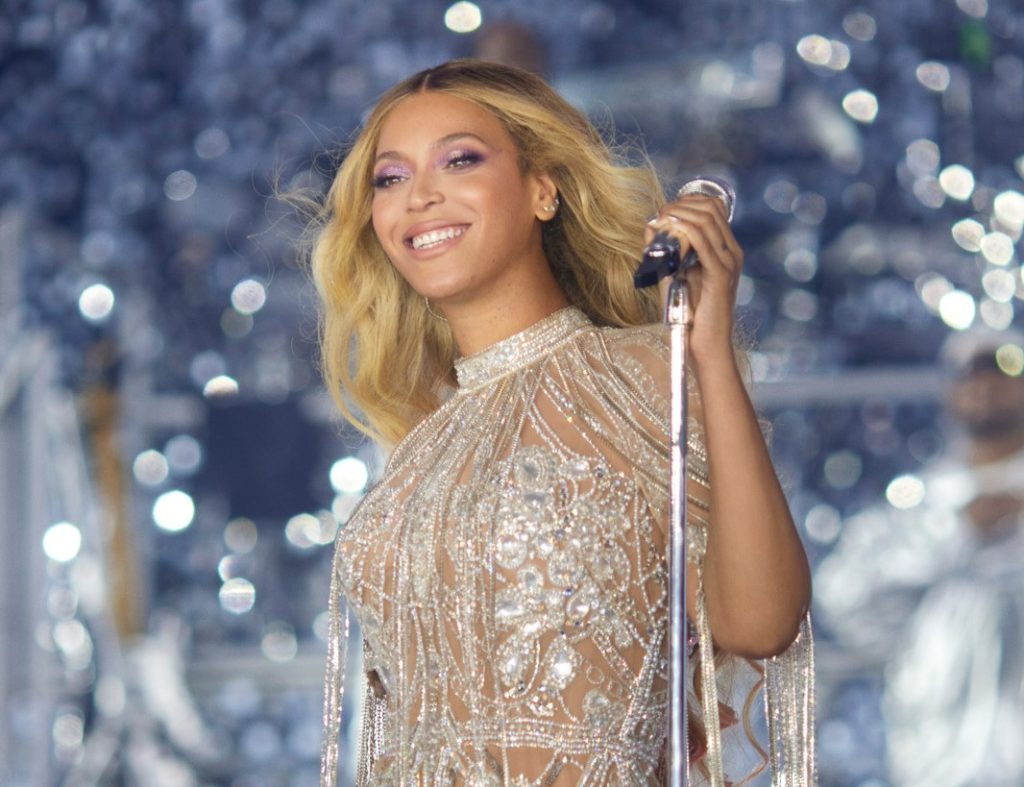 Beyoncé Perfume: The Award-Winning Artist Shares A First Look Of Her ...