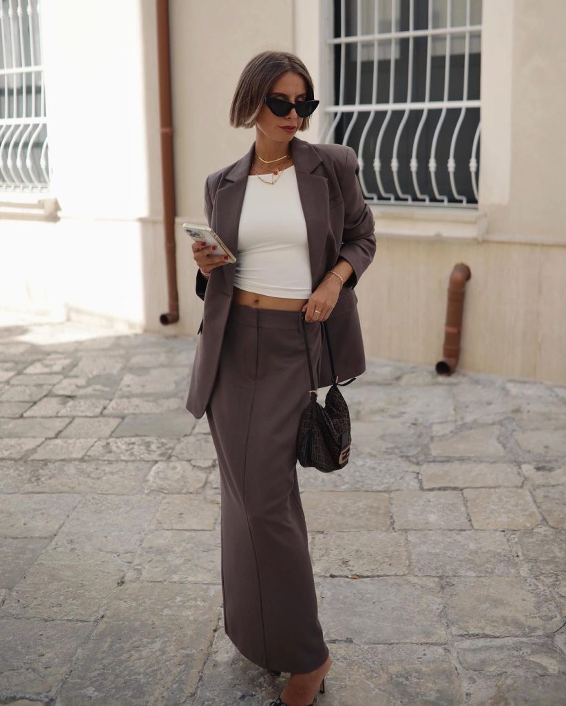 What is Business Casual for Women? A Guide Here