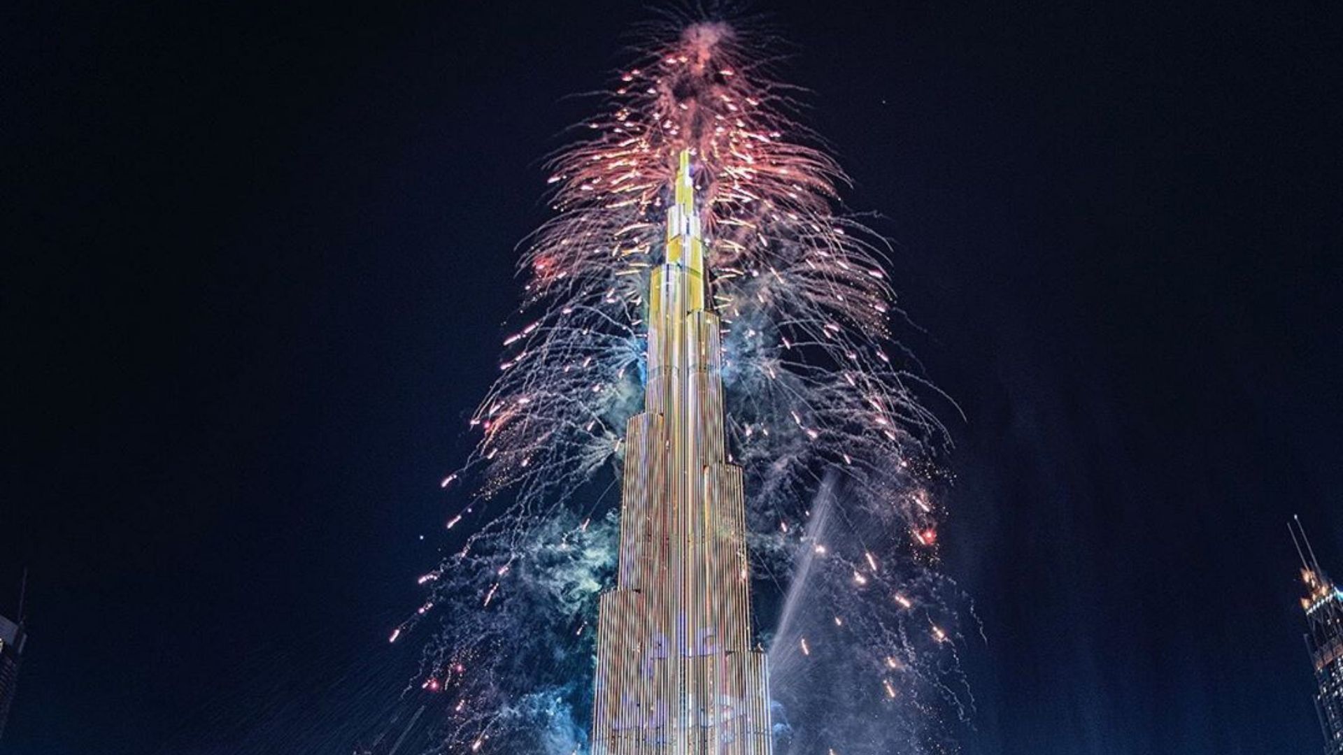 Dubai's Burj Khalifa Rang In 2020 With a Spectacular Fireworks Display