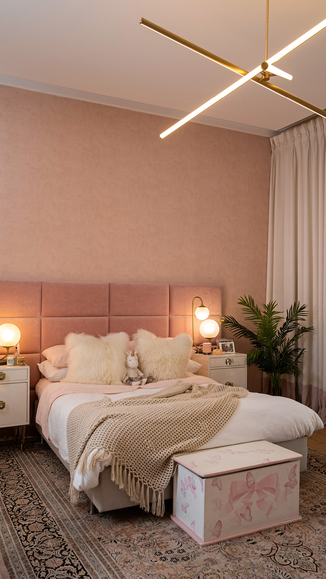 Inside Interior Designer Kate Instone's Stunning Dubai Villa | Harper's ...