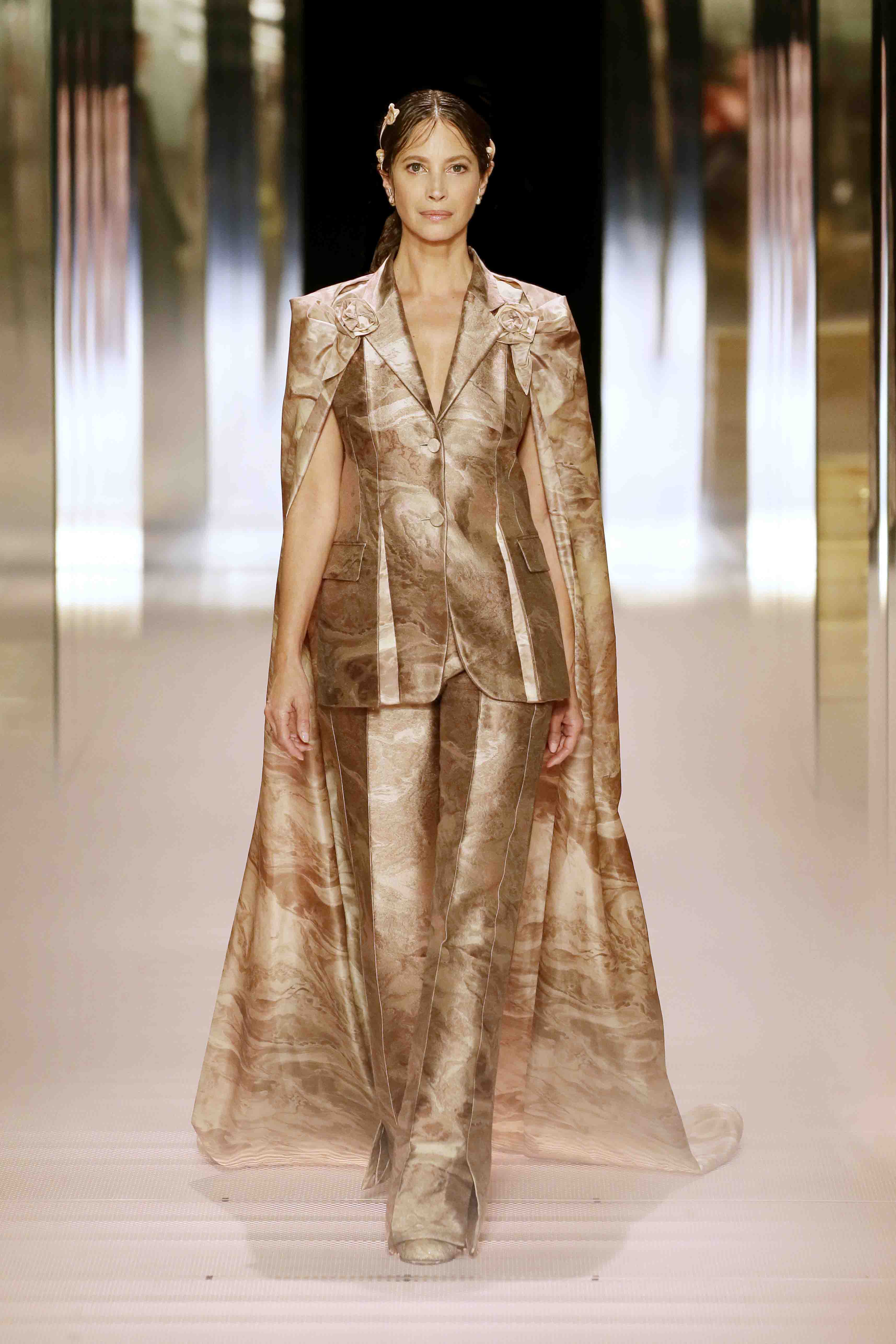 Kim Jones Debuts His Stunning First Couture Collection for Fendi ...